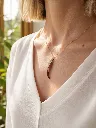 éolia pendentif porté 2.webp