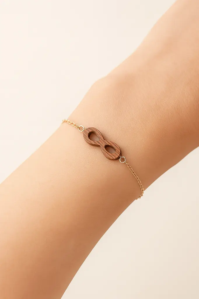 bracelet infini sur poignet.webp