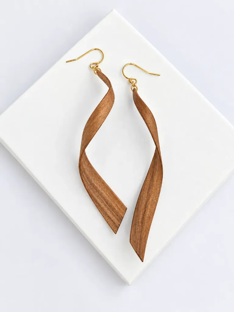 Boucles d'oreilles en bois torsadé