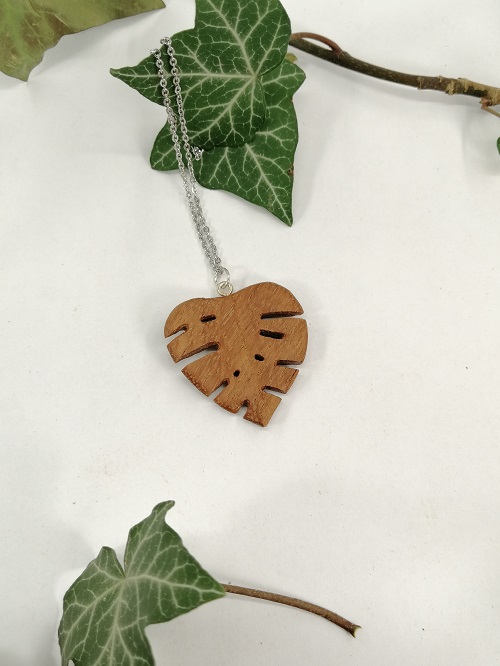 Pendentif coeur de Monstera