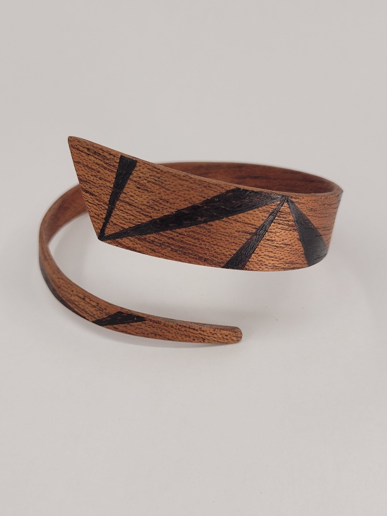 Bracelet cintré pyrogravé