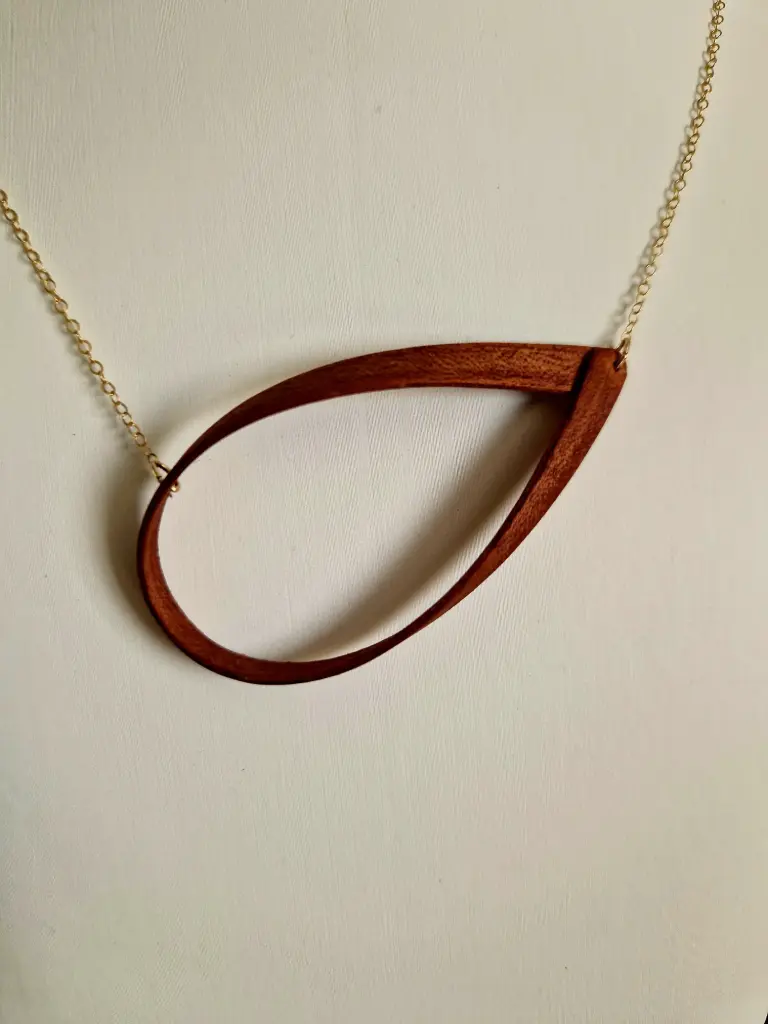 Pendentif ruban placage